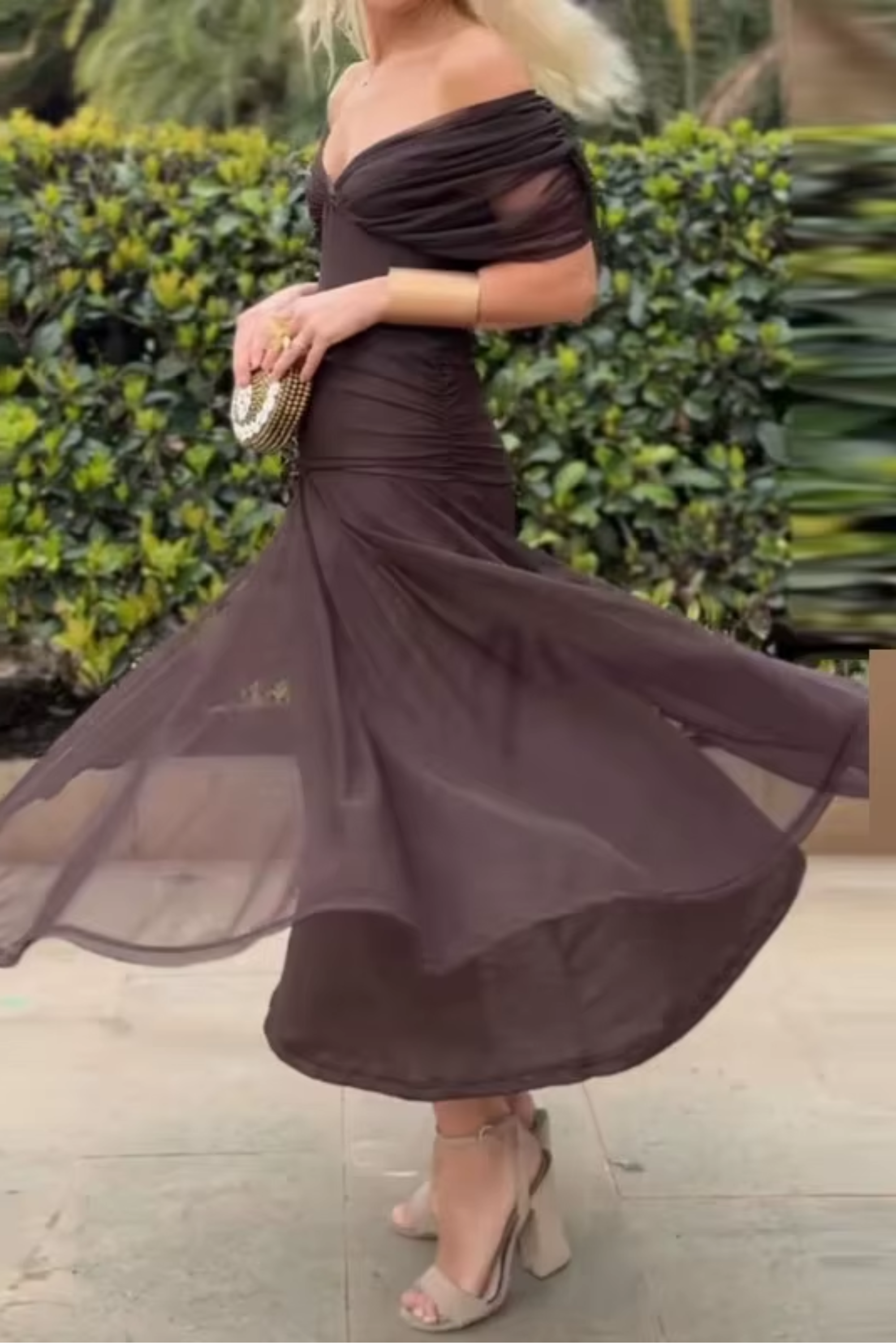 Laura — Vestido Maxi Elegante Fluido