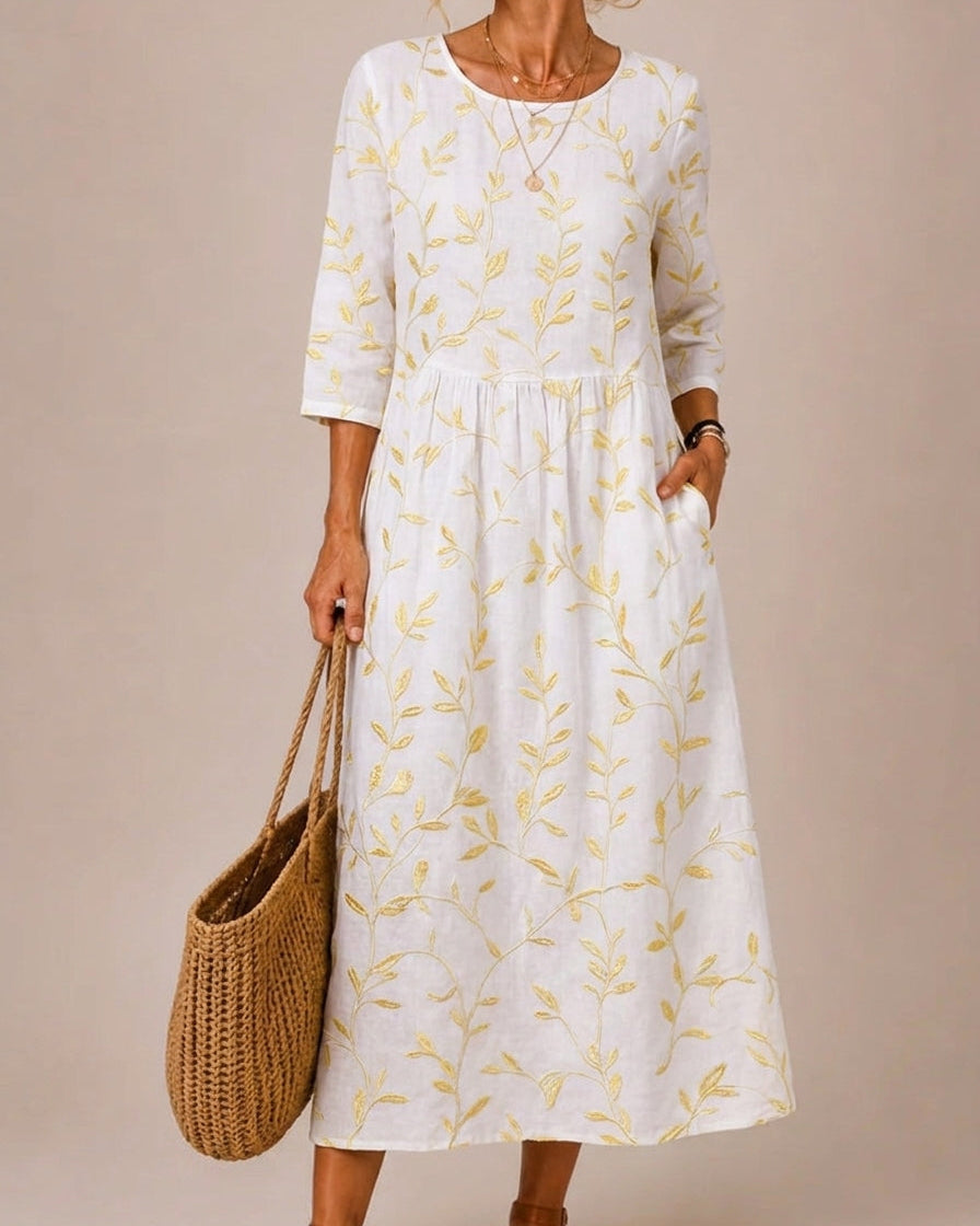 Vestido azul bordado con flores vintage